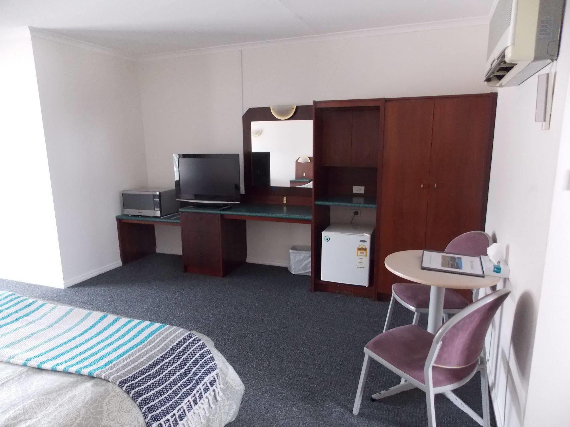 Yass Motel エクステリア 写真