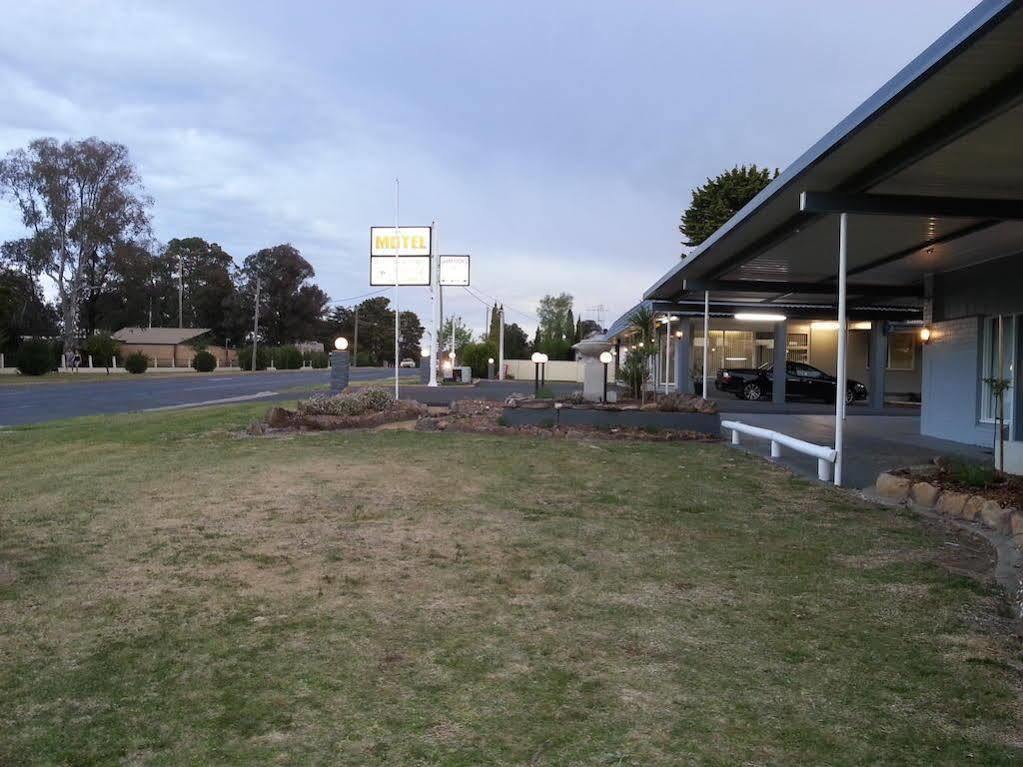 Yass Motel エクステリア 写真
